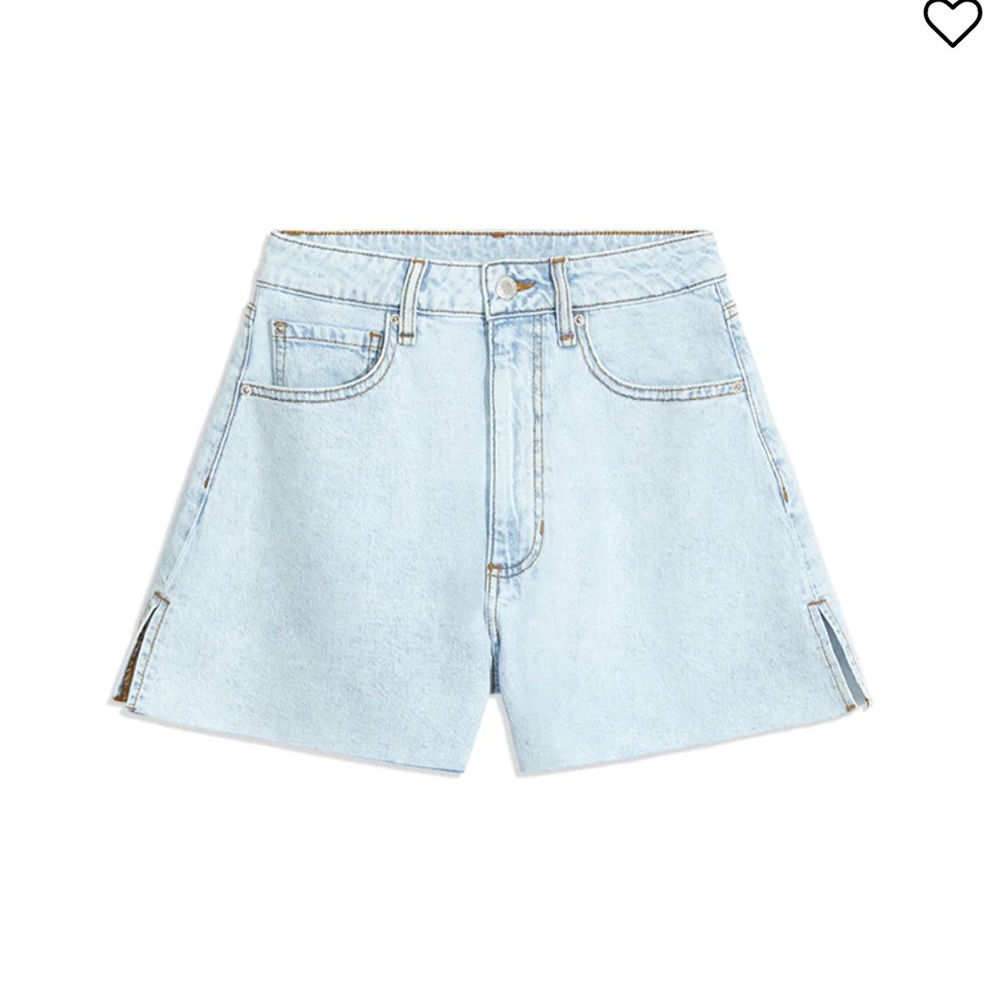 WEWOREWHAT
Boyfriend denim shorts light blue